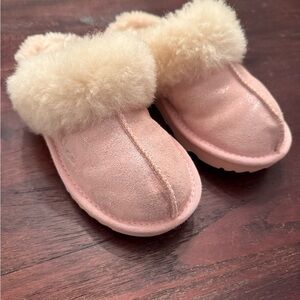 UGG Light Pink Glitter Slipper - Girl’s Size 1